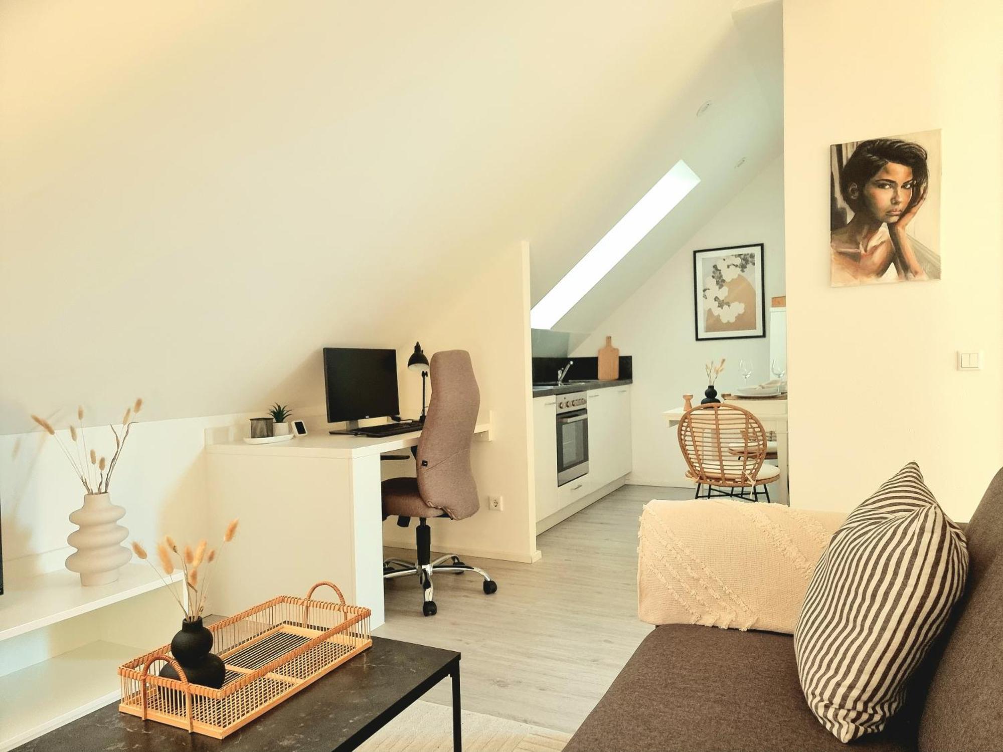 Homestay-Stylish, Zentral- Loft Apartment-Parking Ingolstadt Kültér fotó